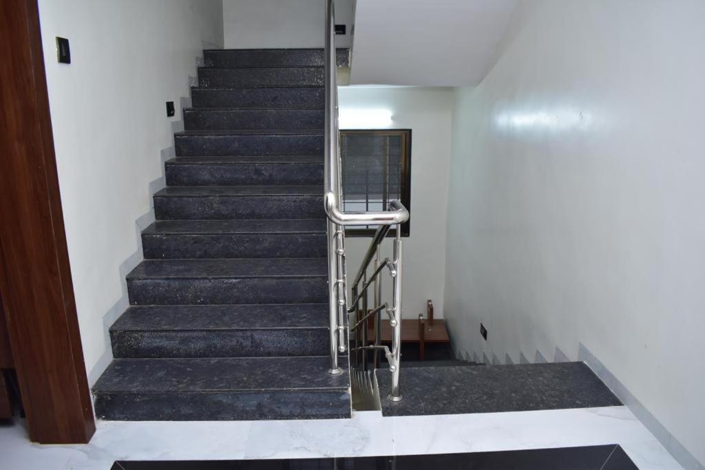 Hotel Sai Sandesh Shirdi Extérieur photo