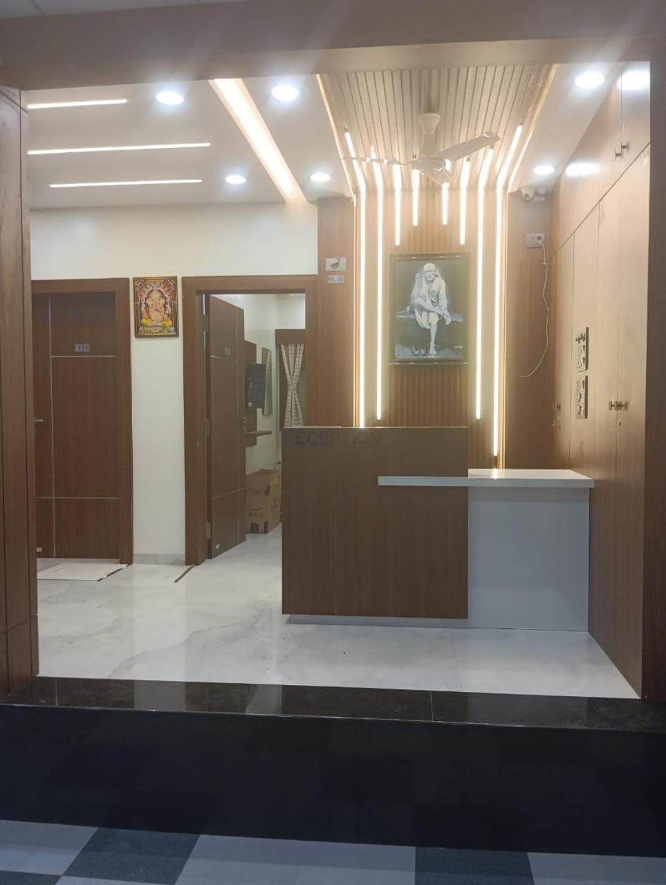 Hotel Sai Sandesh Shirdi Extérieur photo